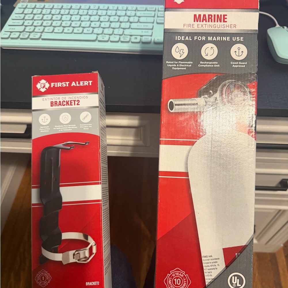 Marine Fire Extinguisher - white